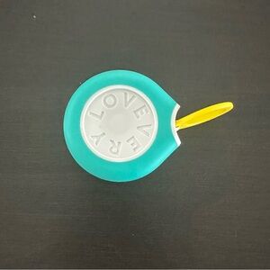 Lovevery measuring tape - NEW